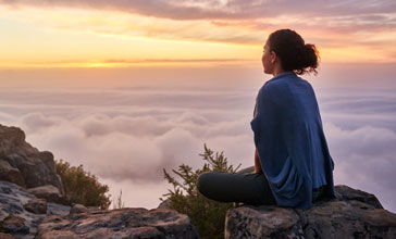 woman looking at the horizon