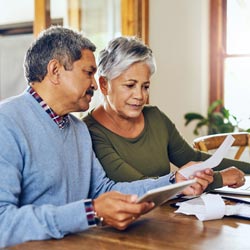 Senior couple, budget planning