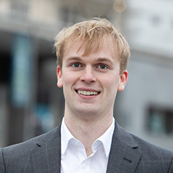 Tom Breare headshot