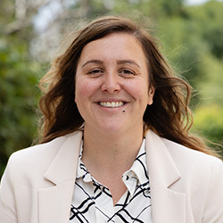 Amy Howard headshot